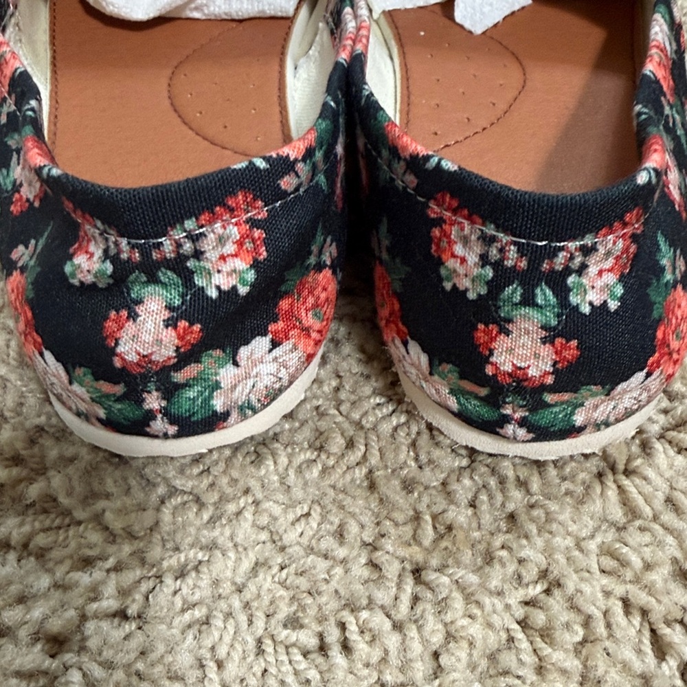 Groove Bags Custom Kicks Yorkshire Terrier Floral Slip On Canvas Flats - Picture 6 of 9